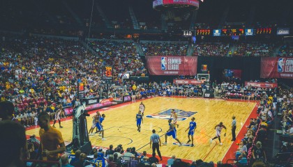 开云体育APP-山顶极速天梯攀登，挑战速度与耐力的巅峰，爬山天梯